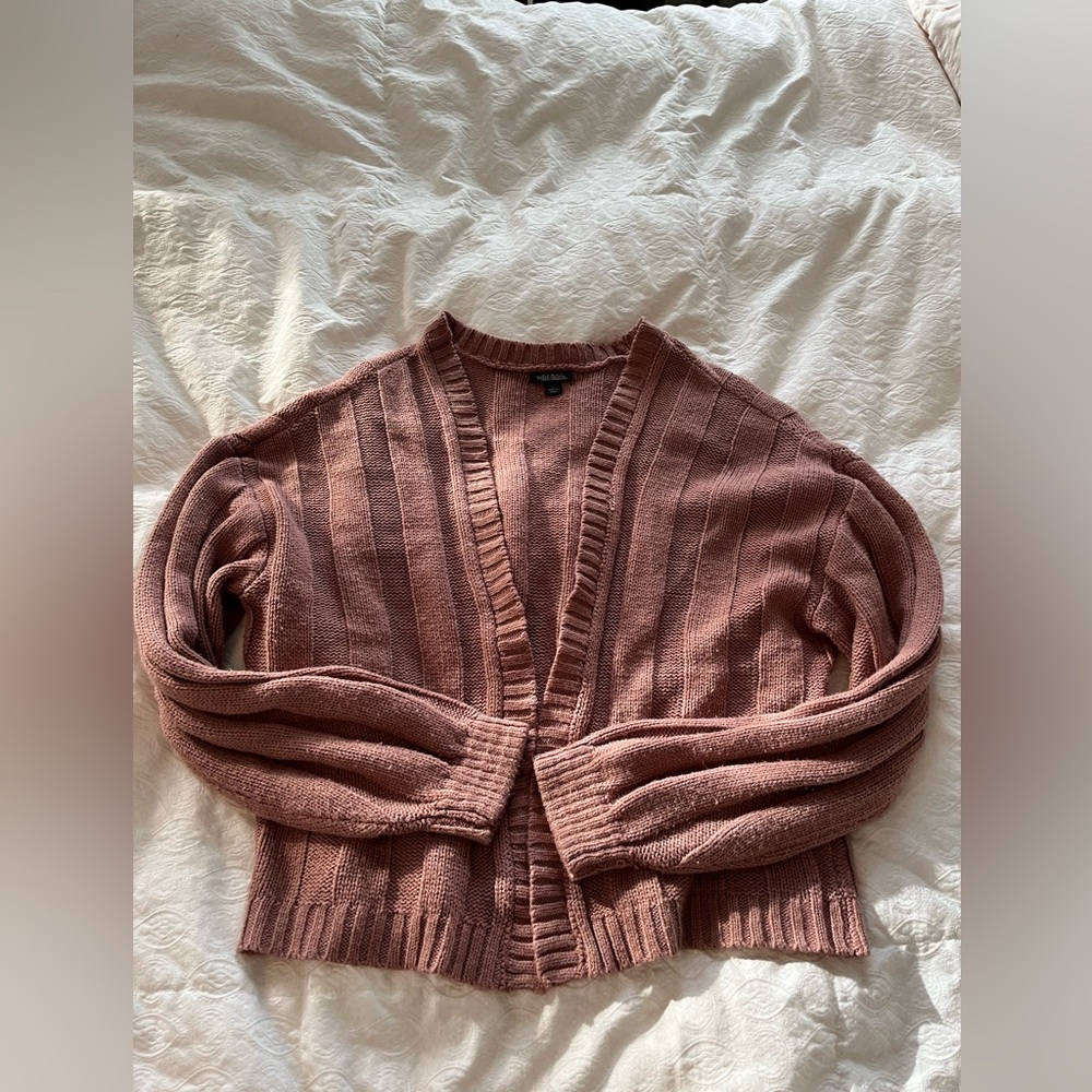 Winter essential: cozy muted pink sweater - Picture 6 of 9